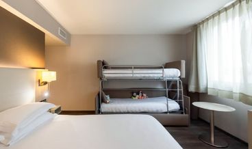 billede på Classic Room, 1 King Bed, Non Smoking, View-1 King Bed Non Refundable Free WiFi