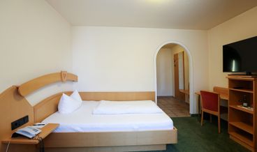 billede på Superior Room-1 Double Bed and 1 Double Sofa Bed Non Refundable Free WiFi
