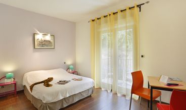 billede på Double Room, daily cleaning service not provided-1 Queen Bed Free self parking Free WiFi