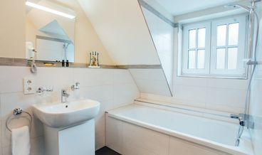 billede på Classic Apartment, 1 Bedroom-1 Queen Bed and 1 Double Sofa Bed Free WiFi Spa access