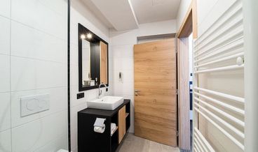 billede på Double Room-1 King Bed Non Refundable Free WiFi Free self parking Free breakfast