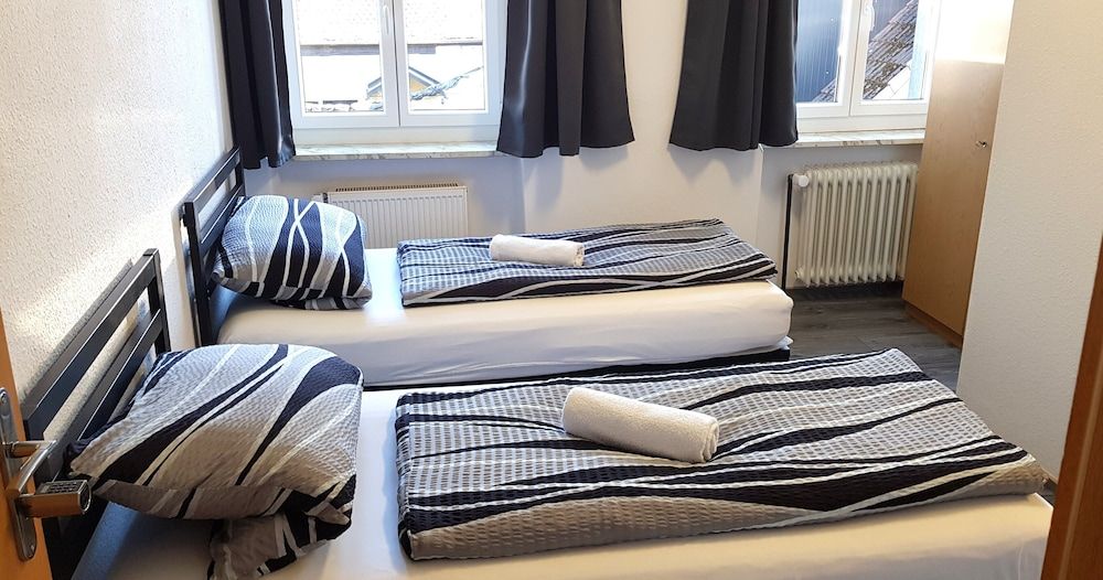 billede på Basic-værelse med 2 enkeltsenge