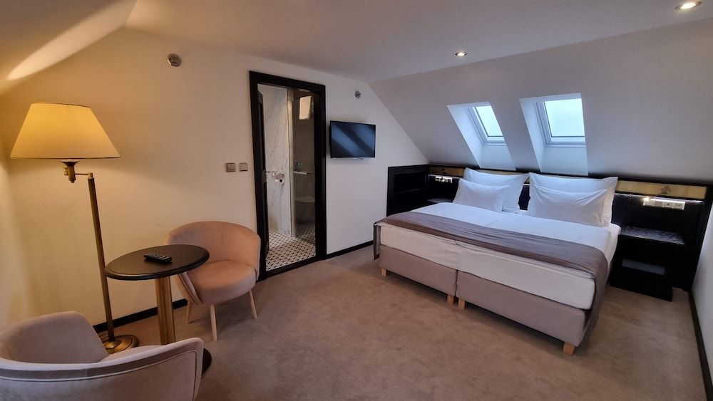 billede på Attic room with stairs