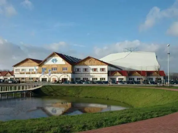 Hotel Van der Valk Hamburg-Wittenburg - Bo 3 nætter, betal for 2 - FRONT