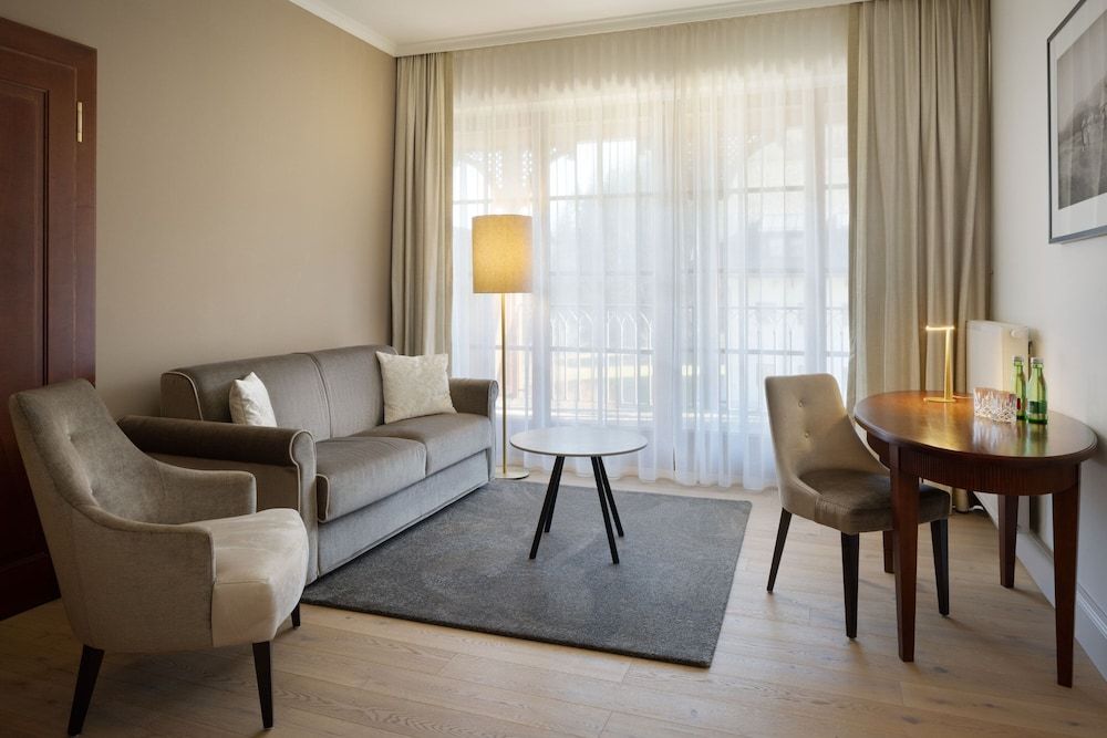 billede på Junior-suite - 1 kingsize-seng - udsigt til have (Balcony)