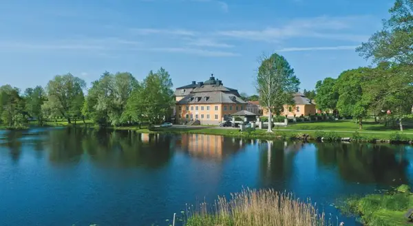 Wärdshuset Gammel Tammen - Bo som en konge - FRONT