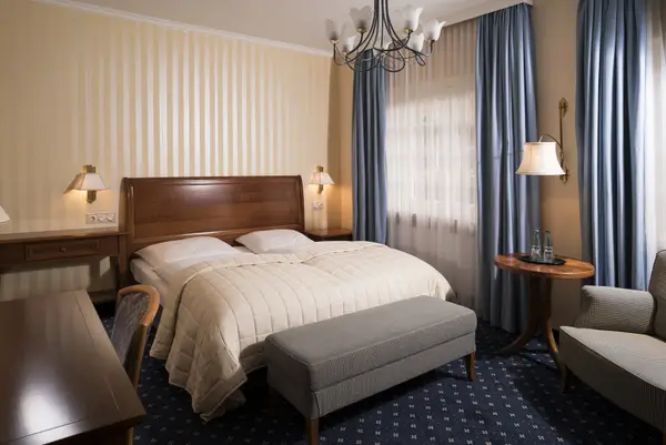 Kleinhuis Hotel Mellingburger Schleuse - Bo 3 nætter, betal for 2 - ROOM