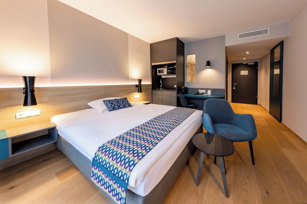 billede på Comfort-værelse - 1 queensize-seng - tekøkken - i anneksbygning