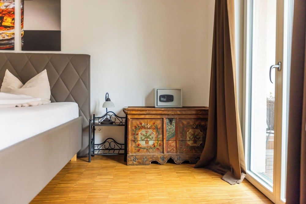 billede på Comfort-dobbeltværelse - 1 kingsize-seng - ikke-ryger - balkon