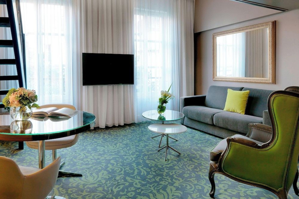 billede på Suite - 1 kingsize-seng med sovesofa - ikke-ryger - udsigt til have
